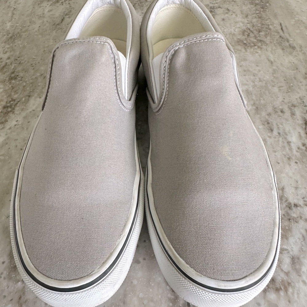 Vans Classic Slip On Skateboard Sneakers Wild Dove Gray/ White  Women’s size 10